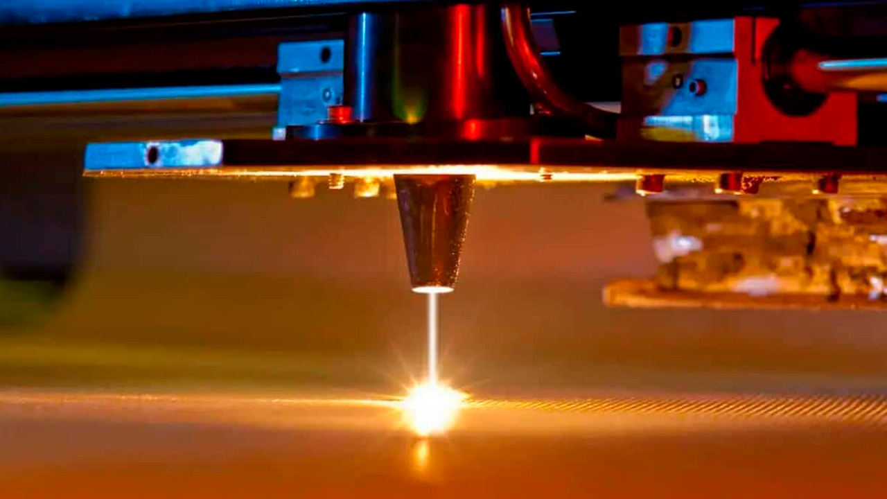 El CO₂ en la tecnología láser: precisión en cortes y grabados