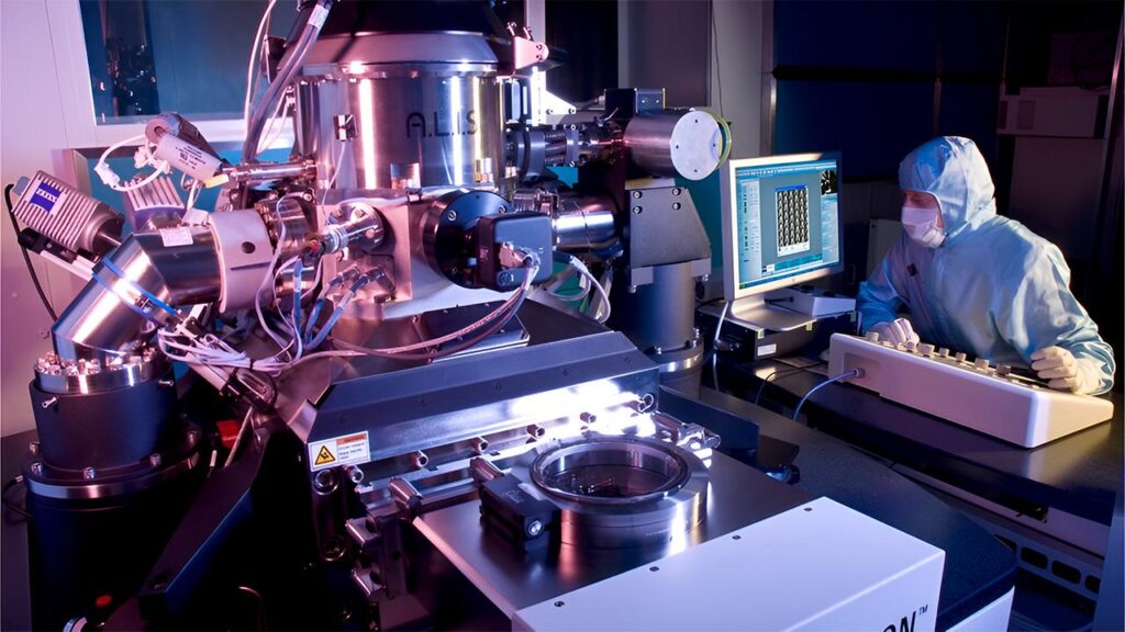 Helio UHP 5.0: usos estratégicos en metalurgia e investigación